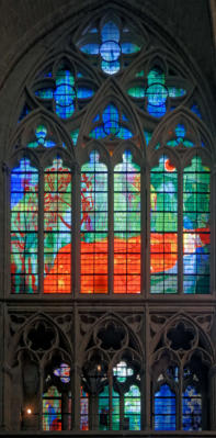 Les baies modernes du transept