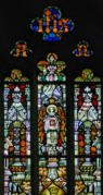 Un ange tient le linge avec le visage du Christ (Véronique) -  JHS (Jesus Hominum Salvator)  - Alpha et Oméga