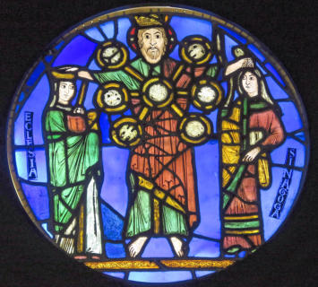 Abbatiale Saint-Denis 1140 le Christ aux 7 colombes de l'Esprit, Église et Synagogue