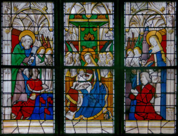 Baie2: Le donateur et la Vierge, avec Saint Pierre, Barbe Cadier et Sainte Barbe
