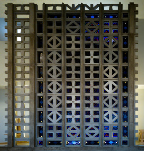 Mur de l'ancien musée des Travaux publics réalisé par Auguste et Gustave Perret